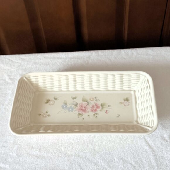 Pfaltzgraff Tea Rose, Basket weave Tray Dish 12.25” x 6.5” Floral Farmhouse - Picture 2 of 8